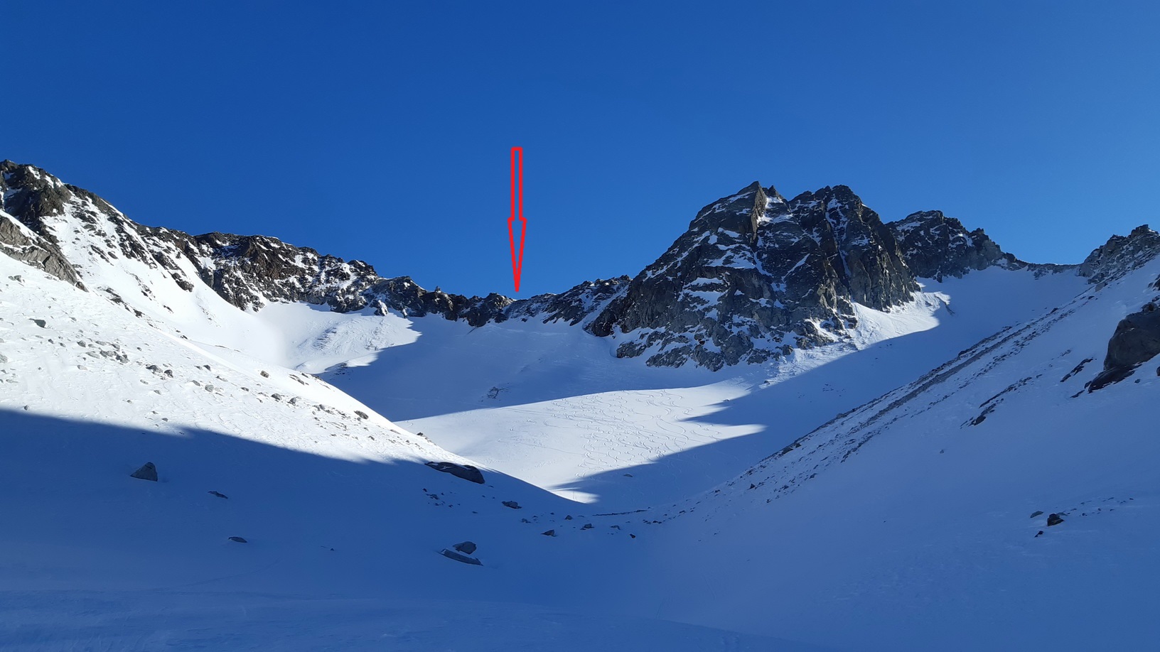 hrebeň pri Piz Viruola, bezmenná štrbina cca 2990 hrebeň_pri_Piz_Viruola,_bezmenná_štrbina_cca_2990