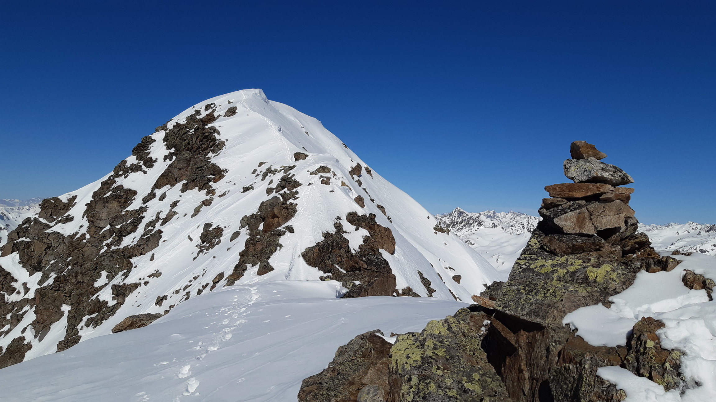 stopa na vrchol už je natiahnutá, fakt škoda ale žiadne stopy som tam nevidel... stopa_na_vrchol_už_je_natiahnutá,_fakt_škoda_ale_žiadne_stopy_som_tam_nevidel...