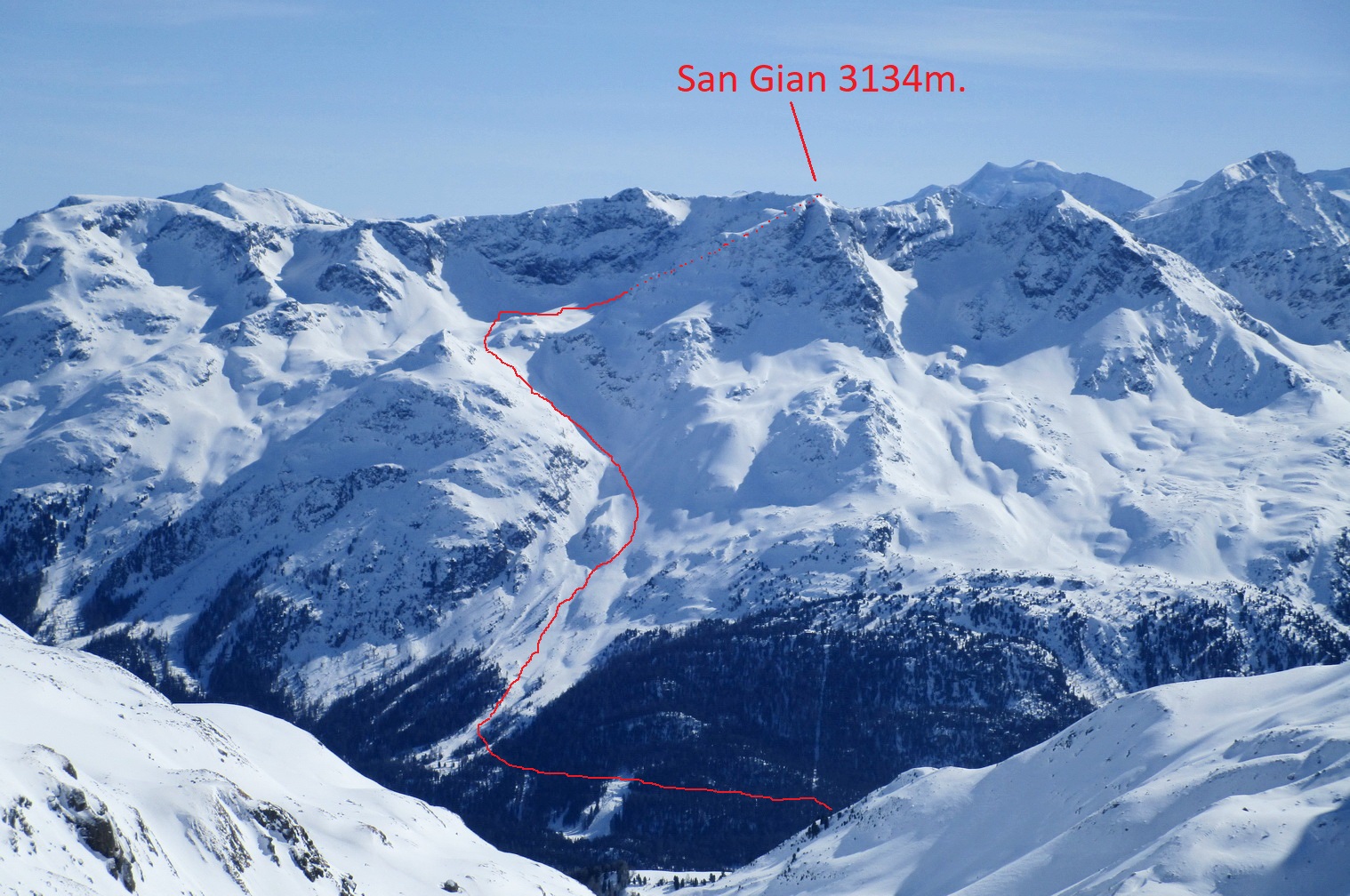 San_Gian,_úžasný_zjazd_s_možnosťou_prísť_na_lyžiach_až_do_St.Moritzu